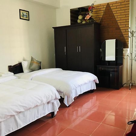 Anh Anh Hotel Бак Ха Екстериор снимка