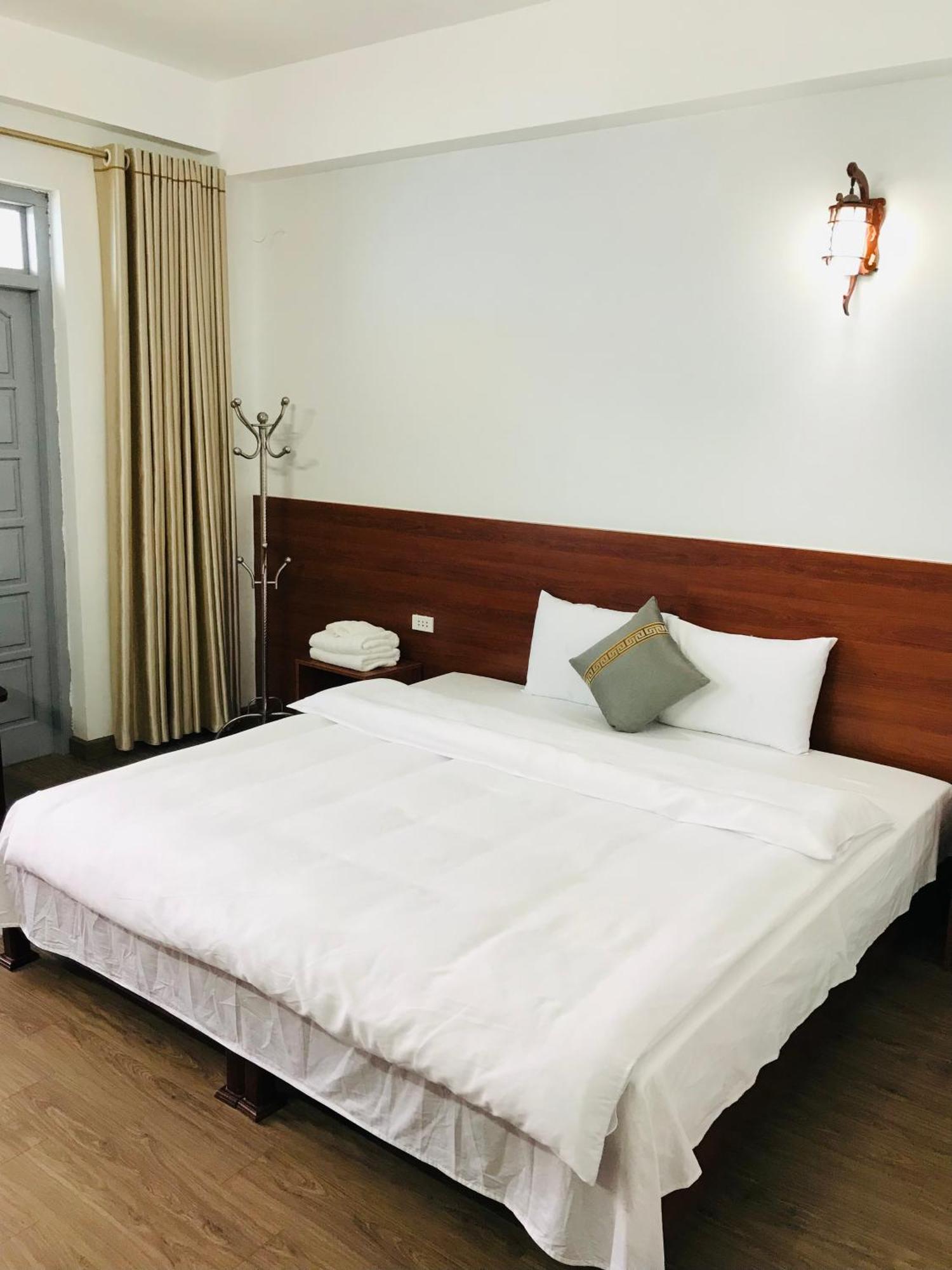 Anh Anh Hotel Бак Ха Екстериор снимка